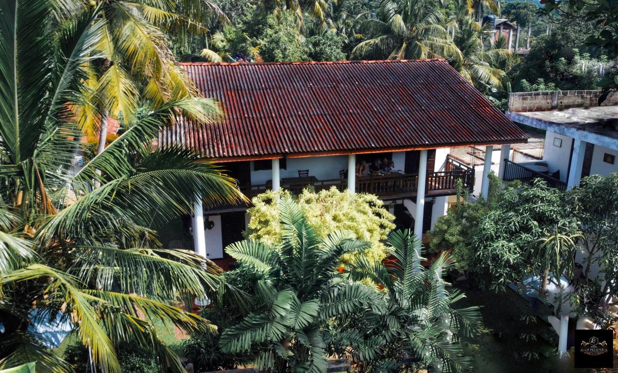 Hotel La Felicita Mirissa Exterior foto