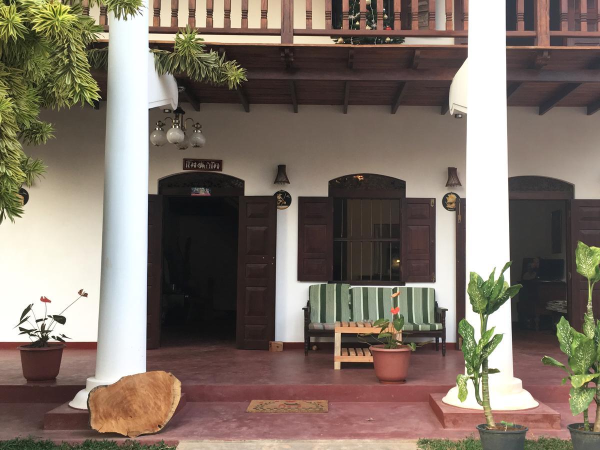 Hotel La Felicita Mirissa Exterior foto
